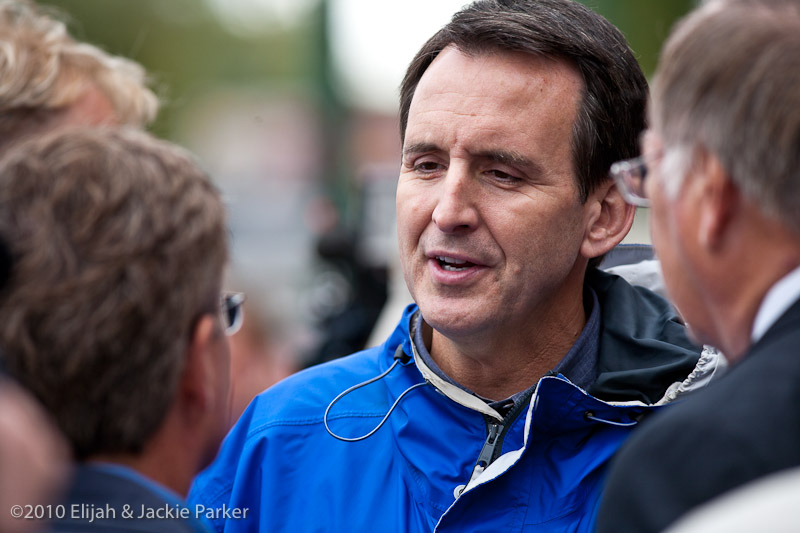 Gov. Pawlenty visits Pine Island, MN